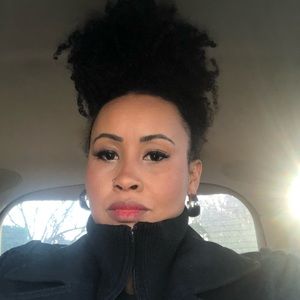 Meet your Posher, TÃ¢nia